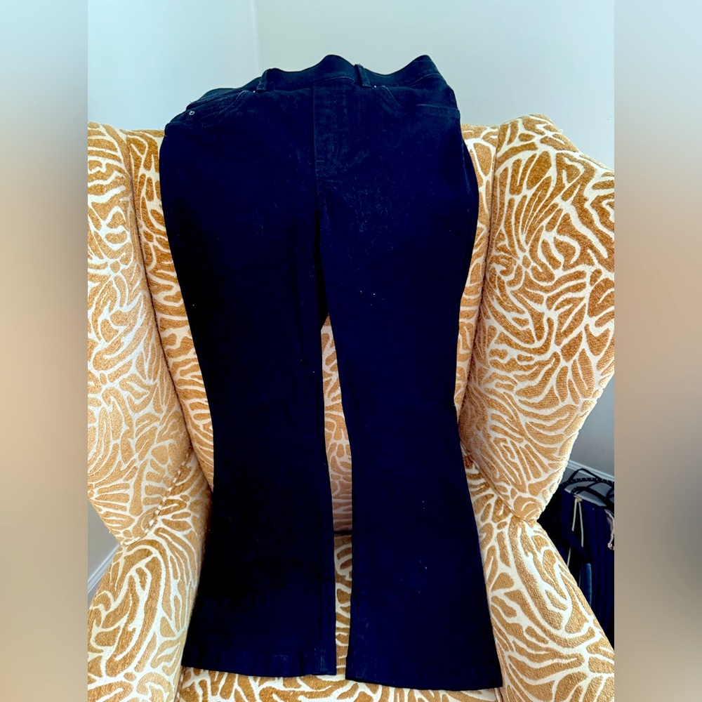 EUC Medium petite Spanx pull on black pants.